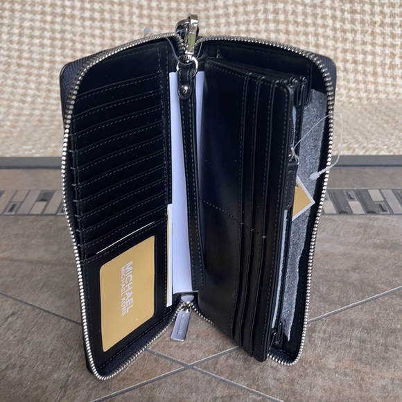 Michael Kors Jet Set Travel Large Travel CONTINENTAL Wallet-Wristlet - Picture 8 of 16